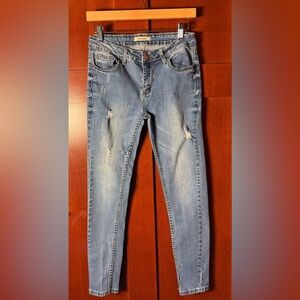 Encore Jeans Classic Light Wash Distressed Jeans Size 7